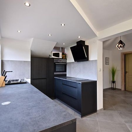 Relaxing Holiday House With Terrace Sea View Medulin Extérieur photo