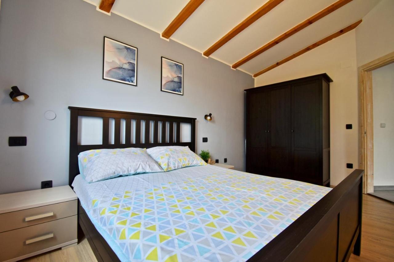 Relaxing Holiday House With Terrace Sea View Medulin Extérieur photo