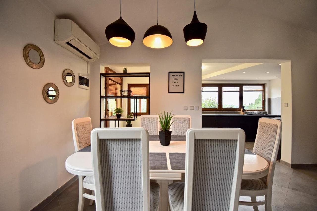 Relaxing Holiday House With Terrace Sea View Medulin Extérieur photo