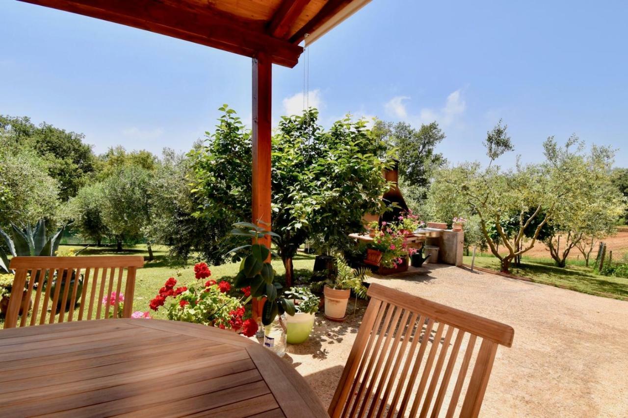Relaxing Holiday House With Terrace Sea View Medulin Extérieur photo