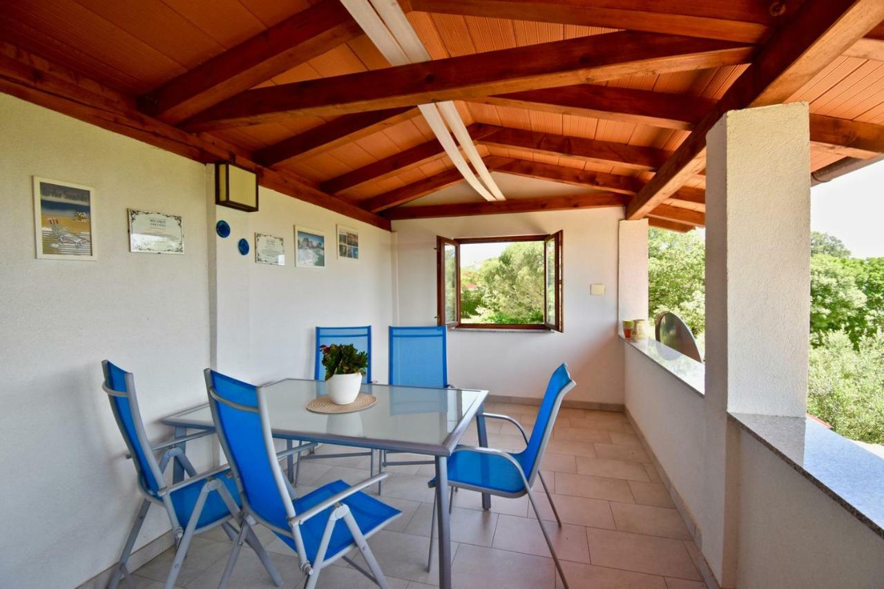 Relaxing Holiday House With Terrace Sea View Medulin Extérieur photo