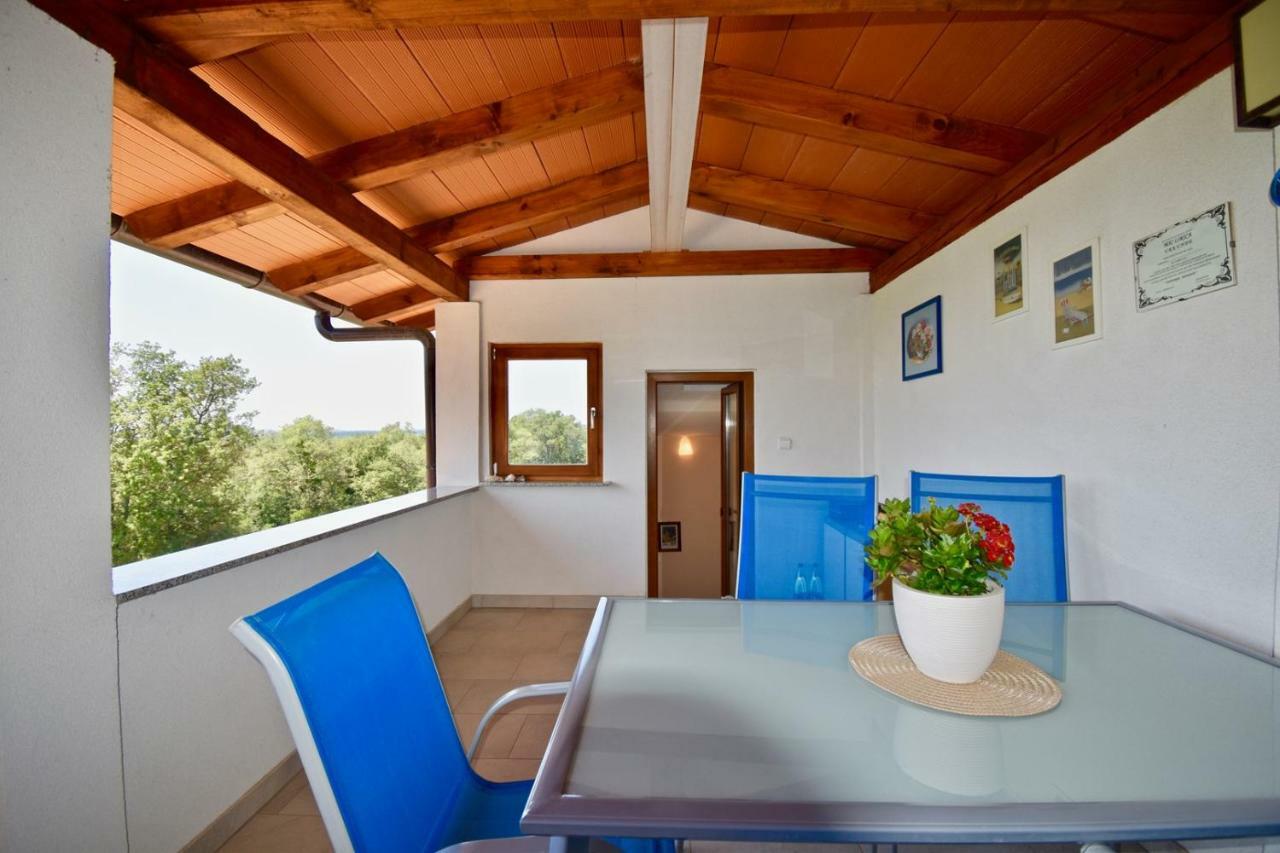 Relaxing Holiday House With Terrace Sea View Medulin Extérieur photo